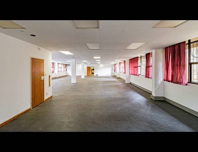 338M² OFFICE FOR SALE IN FERNDALE